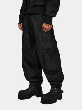 MADE BY SOCIETY MADE BY SOCIETY Spodnie materiałowe HEAVY TOUCH Pants - P17819 Czarny Basic Fit