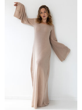 Fobya Fobya Sukienka dzianinowa F2028 Beżowy Loose Fit