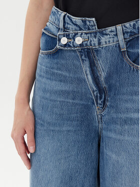 Τζιν Guess