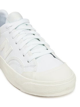 Sneakers New Balance φωτογραφία