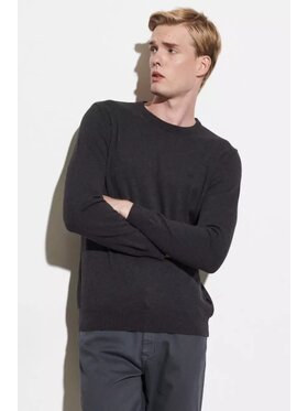 Wrangler Wrangler Sweter CREW KNIT Czarny Regular Fit