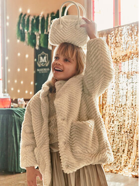 Γούνα Mayoral φωτογραφία