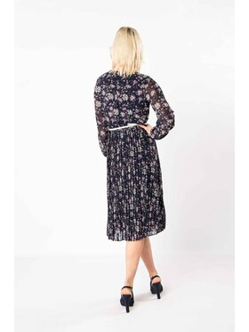 QUIOSQUE QUIOSQUE Sukienka codzienna VERONA DRESS Granatowy Regular Fit