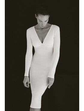 Nudyess Nudyess Sukienka codzienna Carla z prążka Kremowy Slim Fit