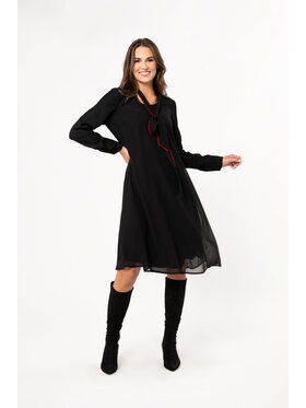 QUIOSQUE QUIOSQUE Sukienka codzienna 0222013 Czarny Regular Fit