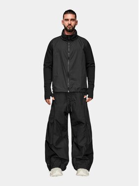 MADE BY SOCIETY MADE BY SOCIETY Spodnie materiałowe KARMA TRACE - P17826 Czarny Basic Fit