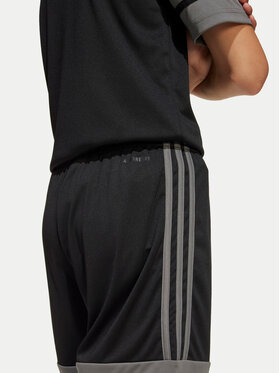 Αθλητικό σορτς adidas φωτογραφία