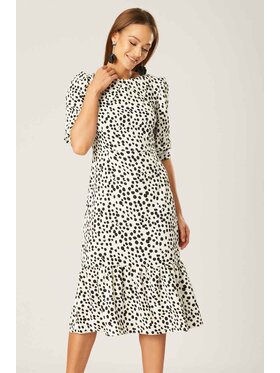 QUIOSQUE QUIOSQUE Sukienka codzienna 4LX005 Biały Regular Fit