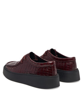 Κλειστά παπούτσια Clarks
