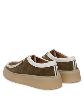 Κλειστά παπούτσια Clarks