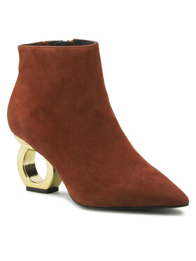 Kat Maconie Kat Maconie Aulinukai Alba Ruda