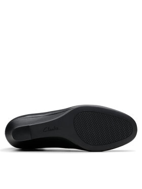 Κλειστά παπούτσια Clarks