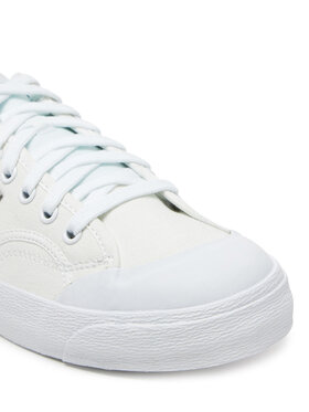 Sneakers New Balance φωτογραφία