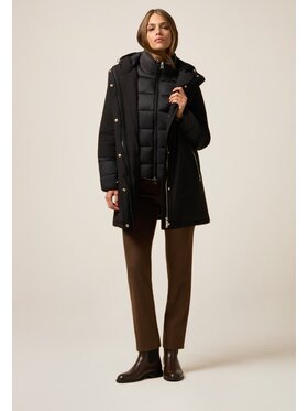 Oltre Oltre Giubbotto piumino F043R001462N033 Nero A-Line Fit