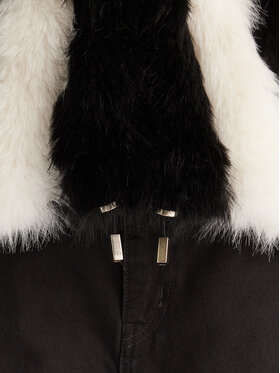 Γούνα YES LONDON φωτογραφία