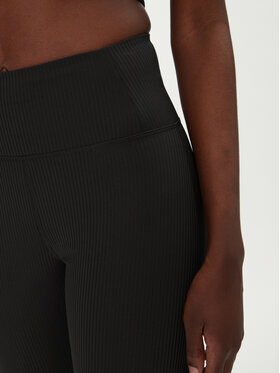 Κολάν Girlfriend Collective φωτογραφία