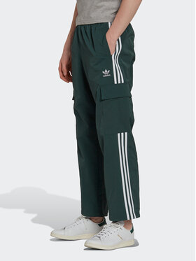 adidas adidas Spodnie dresowe adicolor 3 Stripes HN6736 Zielony Relaxed Fit