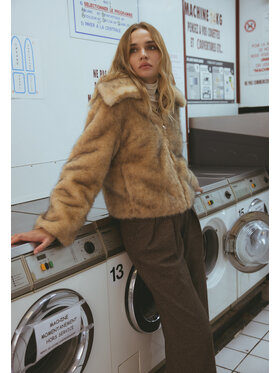 BIZUU BIZUU Futro WINTER WARM FLUFFY FUR Beżowy Standard Fit