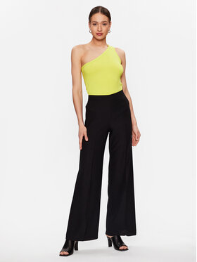 Τοπ b.young φωτογραφία