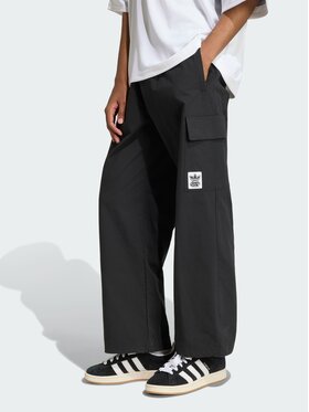 adidas adidas Spodnie materiałowe 168930 Czarny Regular Fit