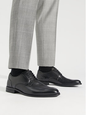 Κλειστά παπούτσια Clarks φωτογραφία