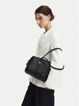 Calvin Klein Calvin Klein Táska Emblem Hw Pebble Doctor Shoulder LV04F3614G Fekete
