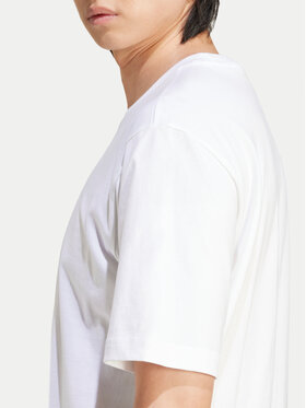 T-Shirt adidas φωτογραφία