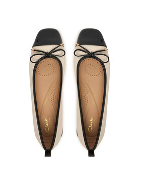 Κλειστά παπούτσια Clarks