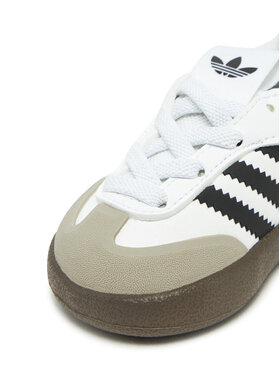 Αθλητικά adidas φωτογραφία