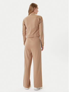 Φόρμα adidas φωτογραφία