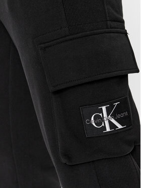 Calvin Klein Jeans Spodnji Del Trenirke Badge J30J324683 Črna Regular Fit