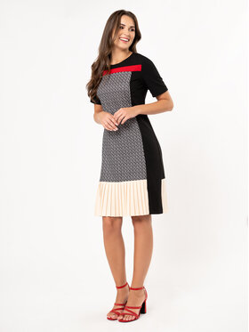 QUIOSQUE QUIOSQUE Sukienka codzienna QUIOSQUE 4NC026229 Czarny Regular Fit