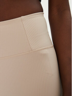 Αθλητικό σορτς Girlfriend Collective φωτογραφία