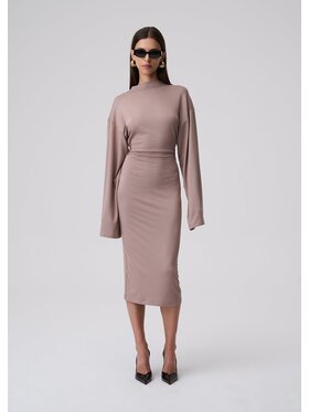 Le Collet Le Collet Sukienka dzianinowa AURI Brązowy Slim Fit