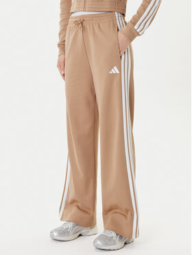 Φόρμα adidas φωτογραφία