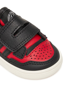 Αθλητικά adidas φωτογραφία