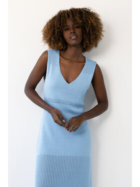Fobya Fobya Sukienka dzianinowa F2033 Niebieski Basic Fit