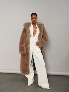 Γούνα YES LONDON φωτογραφία