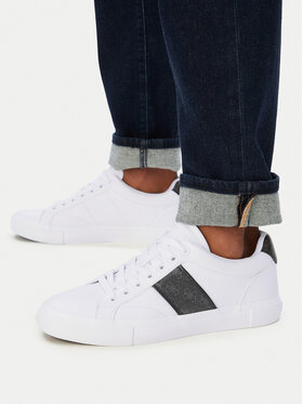 Guess Guess Sportcipők FMTCRI FAL12 Fehér