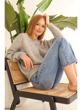 Entelier Entelier Sweter z dekoltem Szary Comfortable Fit