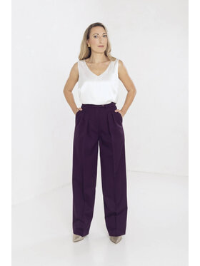 Justyna Ołtarzewska Justyna Ołtarzewska Spodnie materiałowe Jazzy Fioletowy Tailored Fit