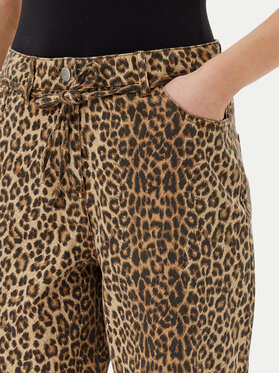 Τζιν σορτσάκια ONLY φωτογραφία