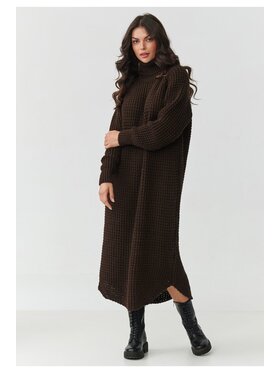 Makadamia Makadamia Sukienka dzianinowa S162 Brązowy Loose Fit