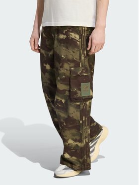 adidas adidas Spodnie materiałowe 165388 Zielony Loose Fit