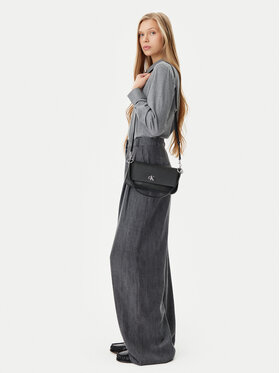 Calvin Klein Jeans Calvin Klein Jeans Geantă Minimal Monogram Shoulder Pouch LV04K3161G Negru