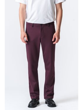 TeeShoppen TeeShoppen Spodnie garniturowe 'Perform Collection' Czerwony Regular Fit
