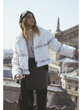 BIZUU BIZUU Futro GREGORIA FUR RELAXED FIT Biały Standard Fit