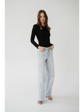 ROSE AVENUE ROSE AVENUE Body LAILA Czarny Slim Fit