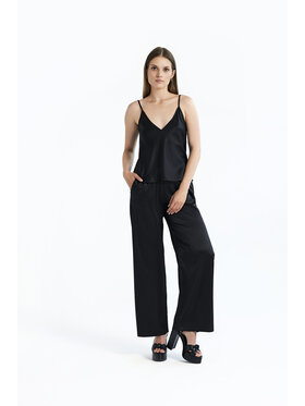 Because-M Because-M Spodnie damskie Satynowe Jedwabne Czarny Regular Fit