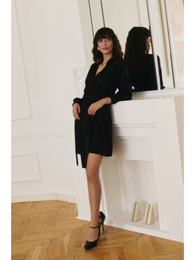 Entelier Entelier Sukienka koktajlowa kopertowa Czarny Comfortable Fit